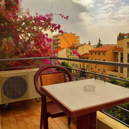 Ξενοδοχείο Bellevue 2*